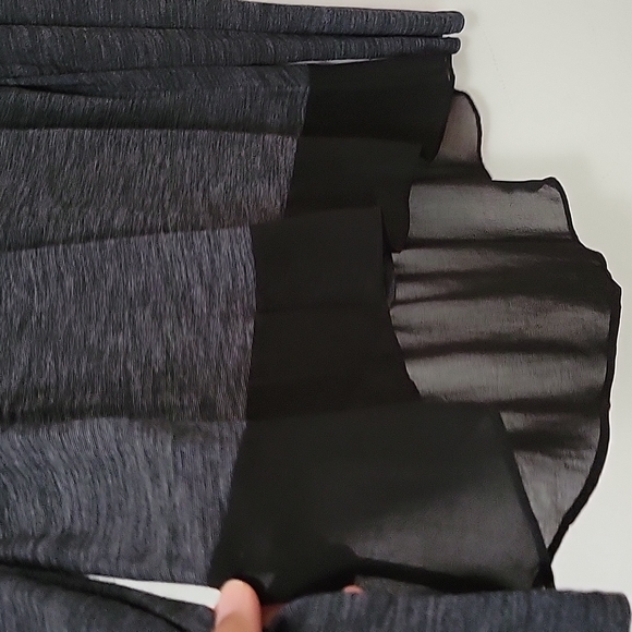 Never worn long sleeve blouse - Picture 4 of 4